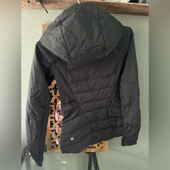 Lululemon water tight running jacket xs - Picture 2 of 5